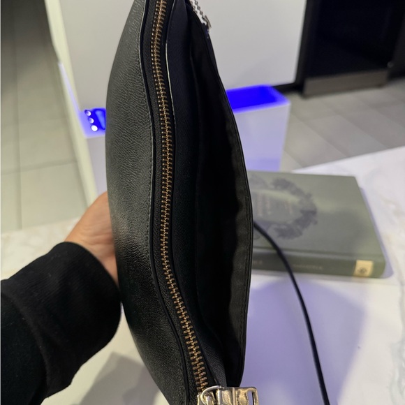 Coach Elegant Black Crossbody minor wear on strap see pictures - Picture 5 of 12